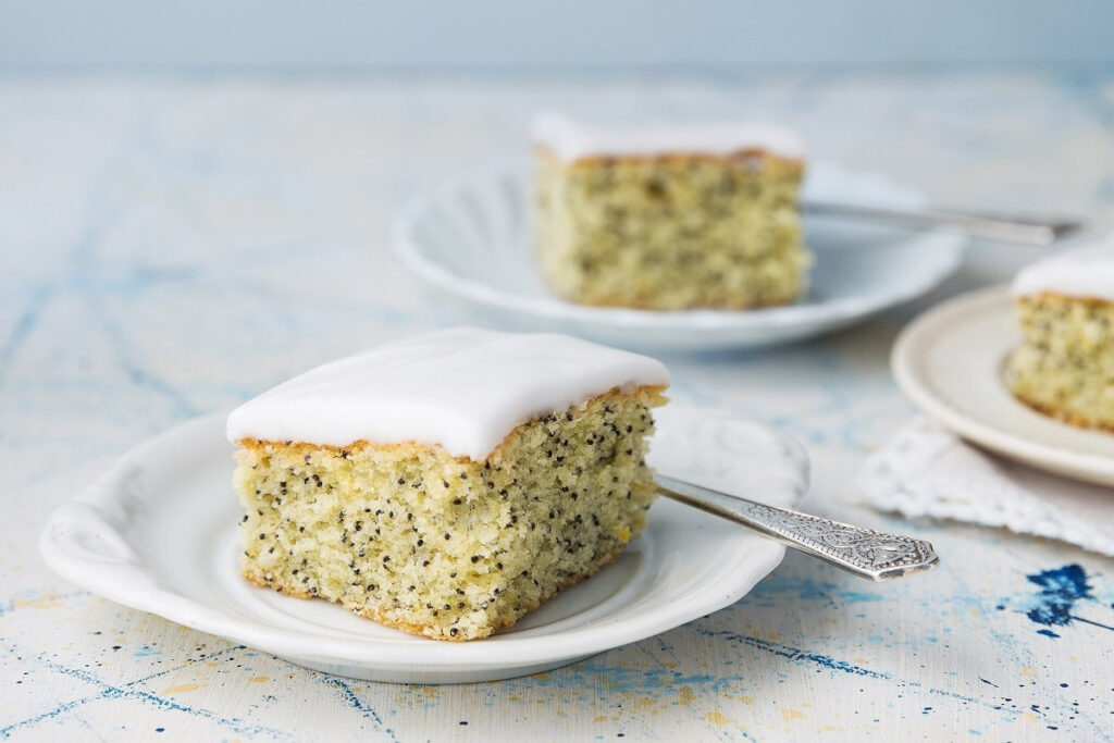 Iced Lemon & Poppy Seed Traybake