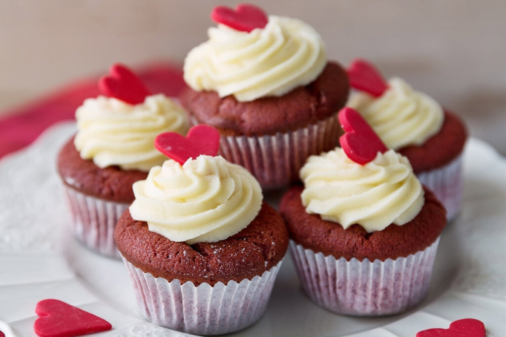 Red Velvet Cupcakes & Cream Cheese Topping