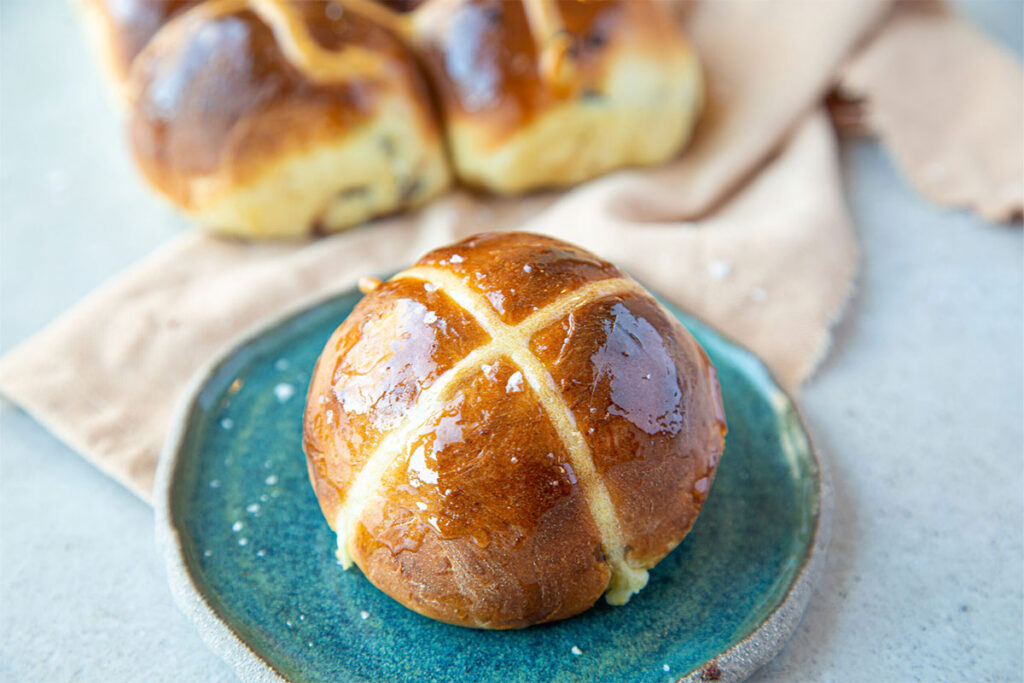 Air Fryer Hot Cross Buns