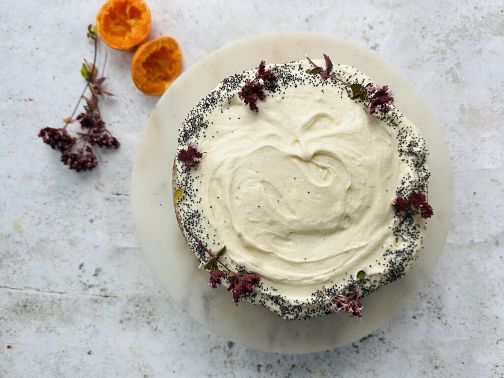 Odlums Orange & Poppy Seed Cake with Yoghurt Icing